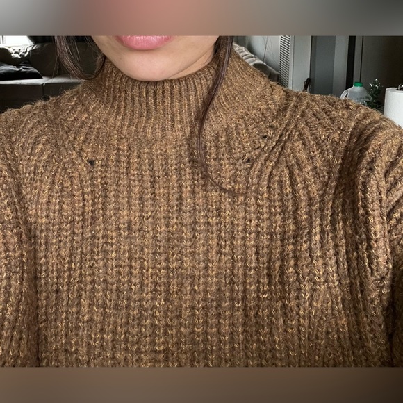 Knitted sweater - Picture 9 of 10